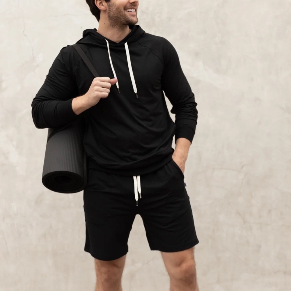 FEAT Men’s Standard Short in Black Size M